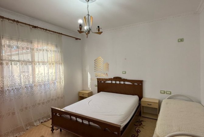 Tirane, jepet me qera apartament 1+1 Kati 3, 90 m² 400 € (Rruga Siri Kodra)