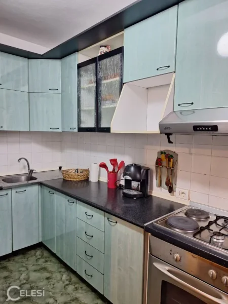 Tirane, jepet me qera apartament 2+1+Ballkon Kati 5, 75 m² 550 € (STADIUMI DINAMO)