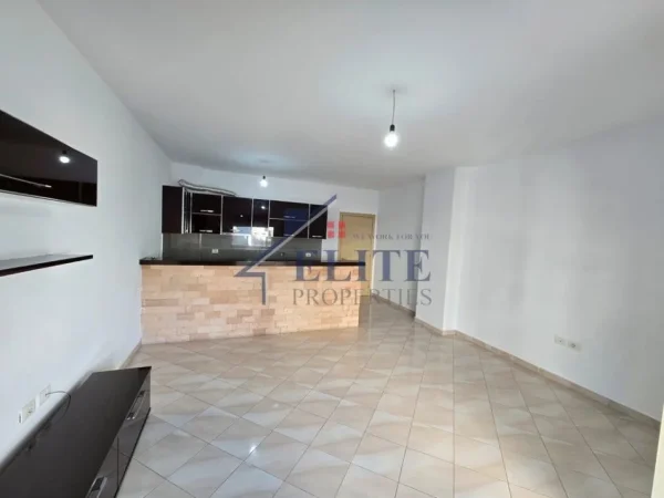 Tirane, shitet apartament 2+1+Ballkon Kati 4, 119 m² 137.000 € (Yzberisht)