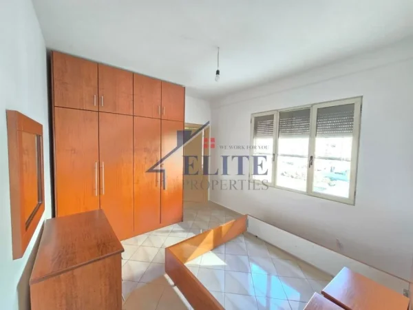 Tirane, shitet apartament 2+1+Ballkon Kati 4, 119 m² 137.000 € (Yzberisht)