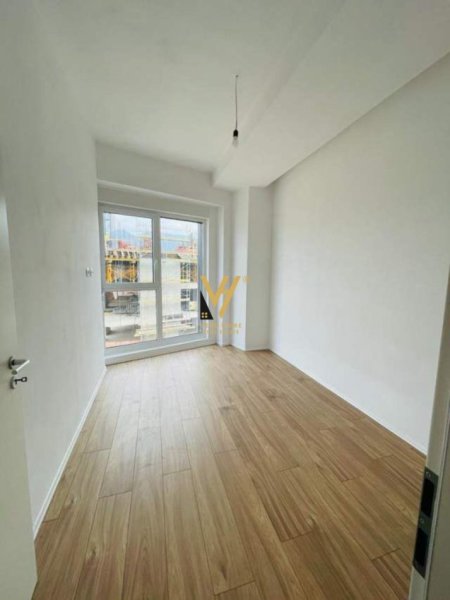 Tirane, jepet me qera apartament 3+1+Ballkon Kati 9, 120 m² 500 € (BULEVARDI I RI)