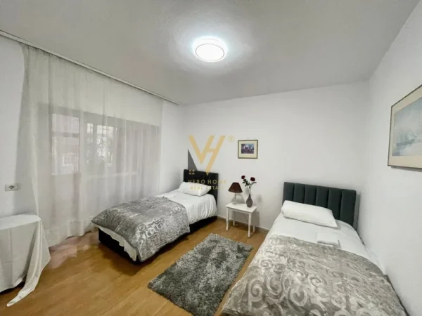 Tirane, shitet apartament 3+1+Ballkon Kati 1, 106 m² 175.000 € (BRRYLI)