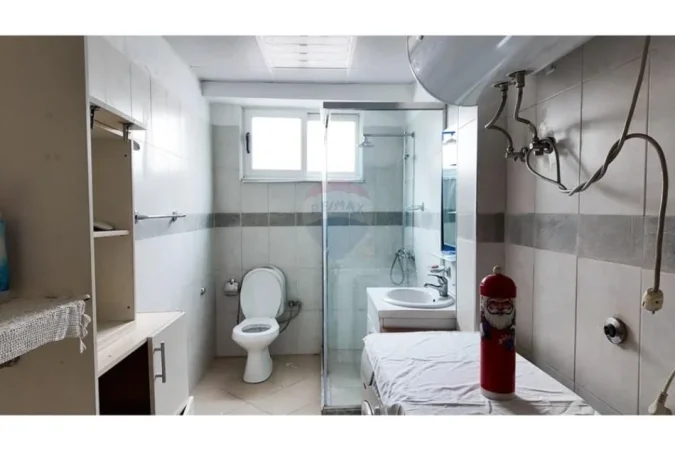 Tirane, jepet me qera apartament 3+1 Kati 2, 99 m² 650 € (Rruga Sami Frasheri)