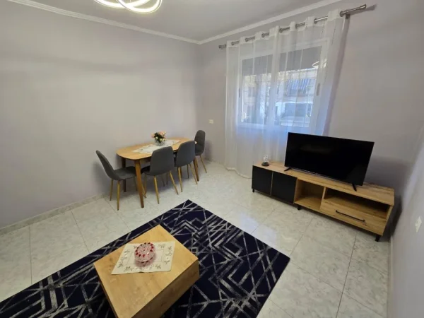 Tirane, jepet me qera apartament 1+1 Kati 2, 56 m² 600 € 