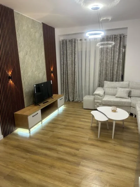 Tirane, shitet apartament 1+1 Kati 5, 65 m² 95.000 € (Rruga Eqerem Çabej)