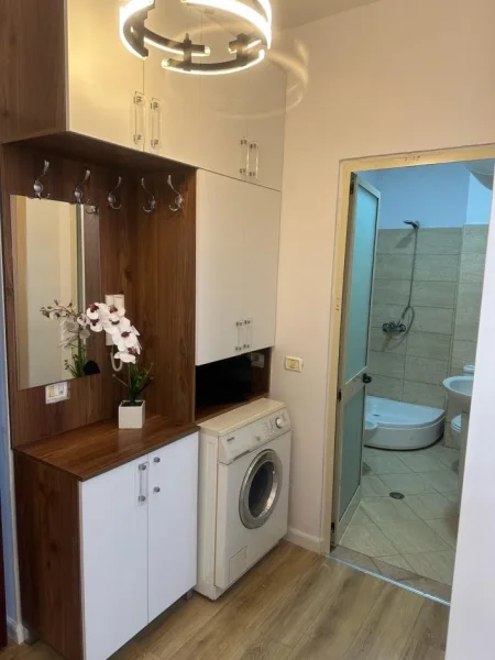 Tirane, shitet apartament 1+1 Kati 5, 65 m² 95.000 € (Rruga Eqerem Çabej)
