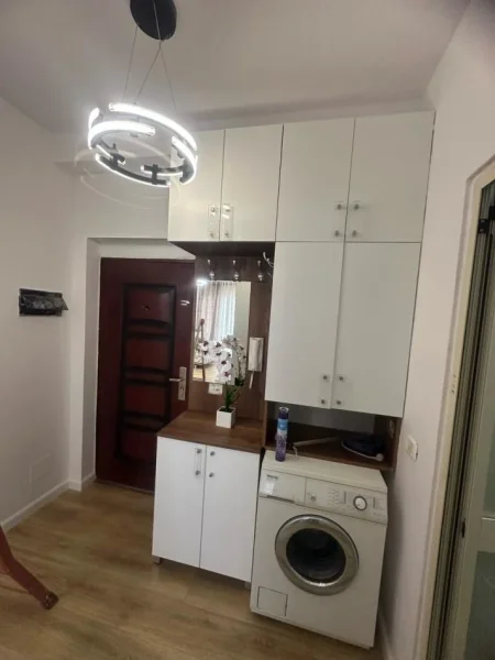 Tirane, shitet apartament 1+1 Kati 5, 65 m² 95.000 € (Rruga Eqerem Çabej)
