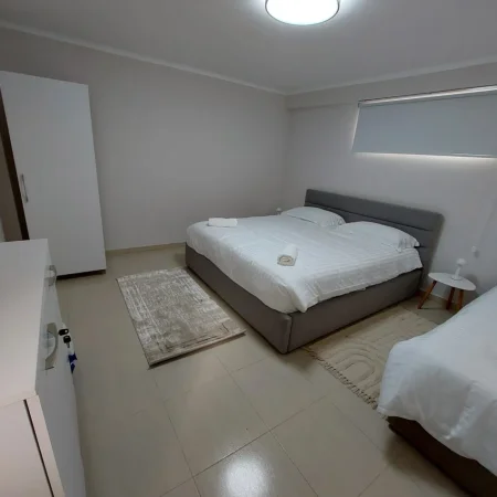 Tirane, jepet me qera shtepi 1+1 Kati 0, 50 m² 450 € (Qender)