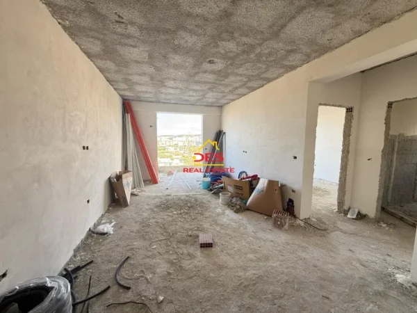 Vlore, shitet apartament 2+1+Ballkon Kati 4, 108 m² (Rruga Sazani)