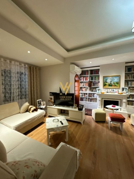 Tirane, jepet me qera apartament 3+1+Ballkon Kati 1, 123 m² 1.500 € (KOMUNA E PARISIT)