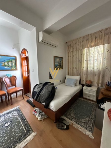 Tirane, jepet me qera apartament 3+1+Ballkon Kati 1, 123 m² 1.500 € (KOMUNA E PARISIT)