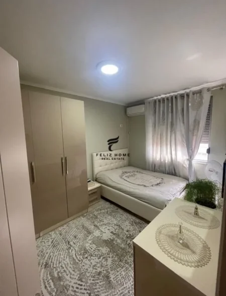 Tirane, jepet me qera apartament 2+1+Ballkon Kati 3, 95 m² 700 € (LIQENI I THATE)