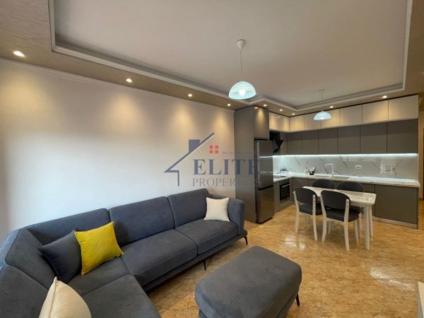 Tirane, jepet me qera apartament 2+1+Ballkon Kati 6, 108 m² 800 € (don bosko)