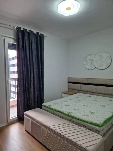 Tirane, jepet me qera apartament 1+1 Kati 4, 70 m² 650 € (Don Bosko)