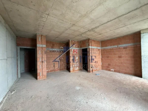 Tirane, shitet apartament 1+1+Ballkon Kati 16, 76 m² 250.000 € (ish ekspozita)