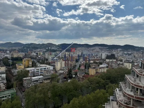 Tirane, shitet apartament 1+1+Ballkon Kati 16, 76 m² 250.000 € (ish ekspozita)