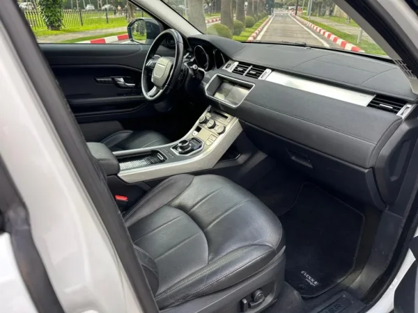 Tirane, shes SUV   RANGE ROVER E-VOQUE 2.0 DIESEL DYNAMIC Nafte, e bardhë Klima