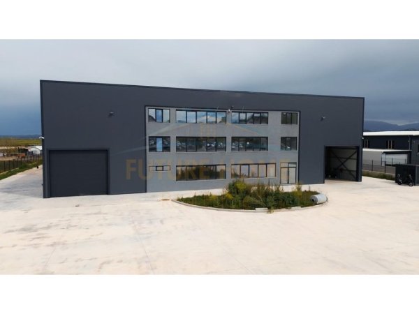 Tirane, jepet me qera magazine Kati 0, 7.783 m² 14.000 € (Autostrada Tirane Durres)