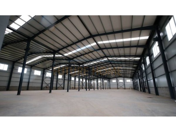 Tirane, jepet me qera magazine Kati 0, 7.783 m² 14.000 € (Autostrada Tirane Durres)