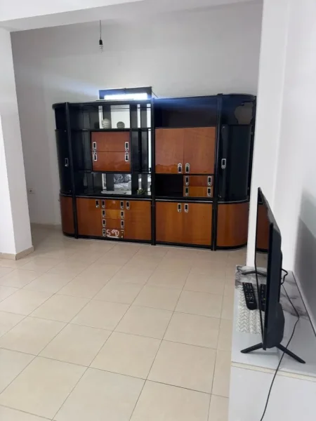 Tirane, jepet me qera shtepi 2+1 Kati 1, 100 m² 400 € (Astir)