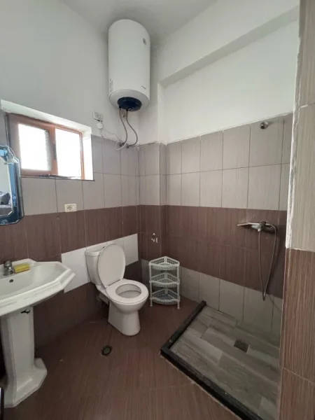Tirane, jepet me qera shtepi 2+1 Kati 1, 100 m² 400 € (Astir)