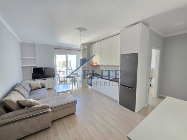 Tirane, jepet me qera apartament 1+1 Kati 6, 70 m² 400 € (yzberisht)