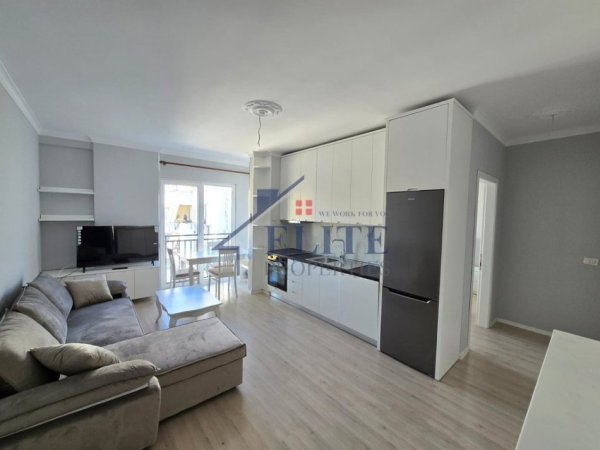 Tirane, jepet me qera apartament 1+1 Kati 6, 70 m² 400 € (yzberisht)