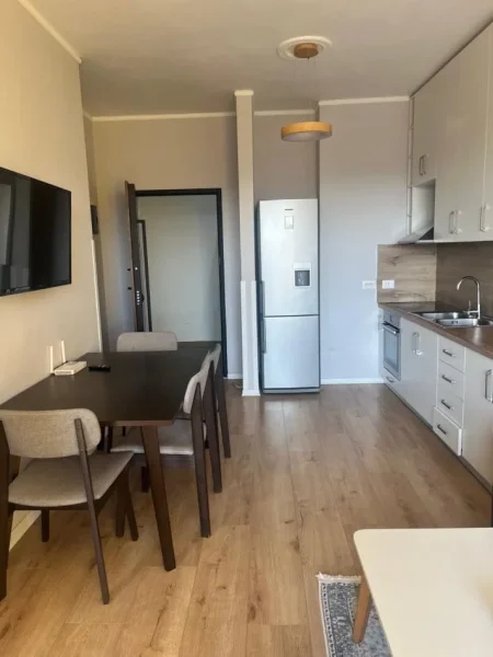 Tirane, jepet me qera apartament 2+1 Kati 6, 70 m² 450 € (yzberisht)