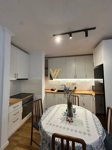Tirane, jepet me qera apartament 2+1+Ballkon Kati 9, 76 m² 750 € (RRUGA E KOSOVAREVE)