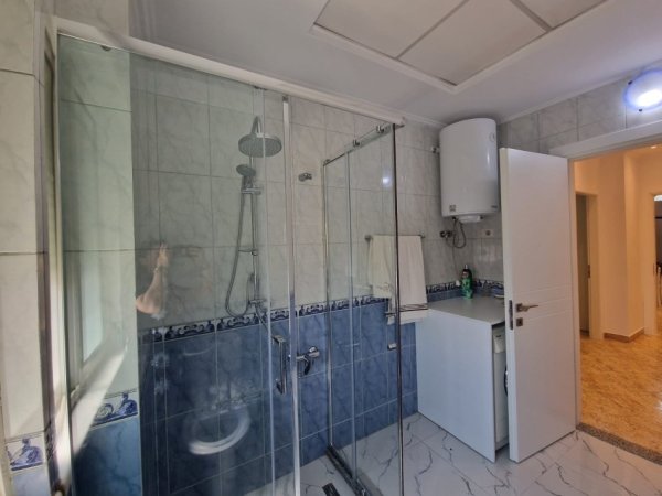 Tirane, jepet me qera apartament 2+1+Ballkon Kati 6, 110 m² 800 € (rruga Don Bosko)