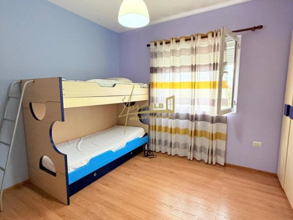 Tirane, jepet me qera Vile 1+1+Ballkon Kati 1, 89 m² 550 € (Prane Ardenos, Rruga Princ Vidi)