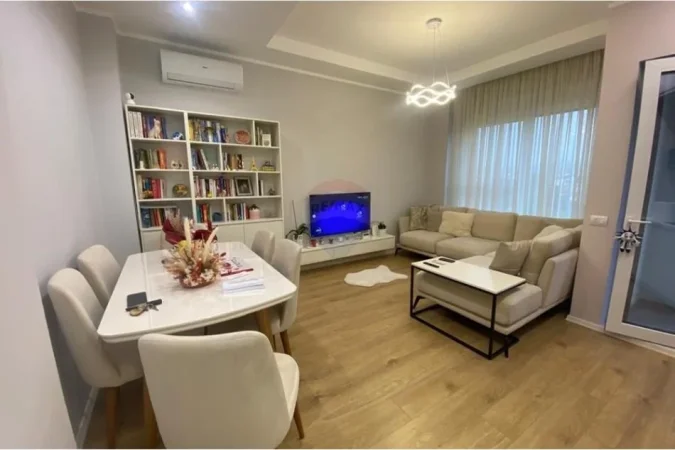 Tirane, jepet me qera apartament 1+1 Kati 4, 54 m² 550 € (JEPET PER QERA AP 1+1 TE RR JORDAN MISJA)