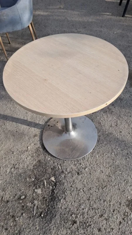 Tirane, Shes Karrike &  Tavolina