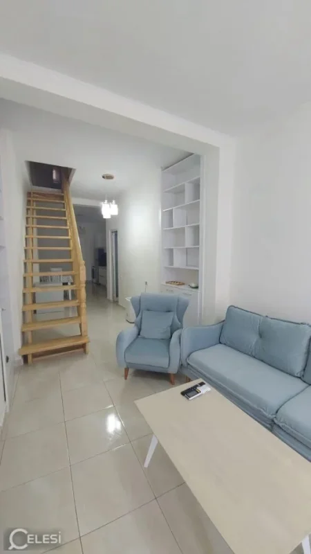 Tirane, jepet me qera apartament duplex 2+1+Ballkon Kati 2, 120 m² 650 € (SELVIA)