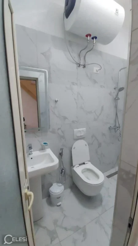 Tirane, jepet me qera apartament duplex 2+1+Ballkon Kati 2, 120 m² 650 € (SELVIA)