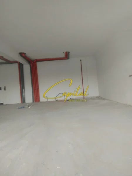 Tirane, jepet me qera ambjent biznesi Kati 0, 135 m² 1.500 € (SPITALI AMERIKAN 3)