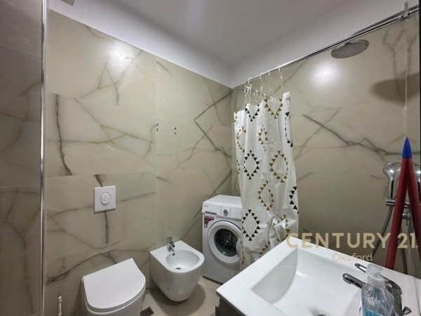 Tirane, jepet me qera apartament 2+1 Kati 7, 111 m² 500 € (Astir)