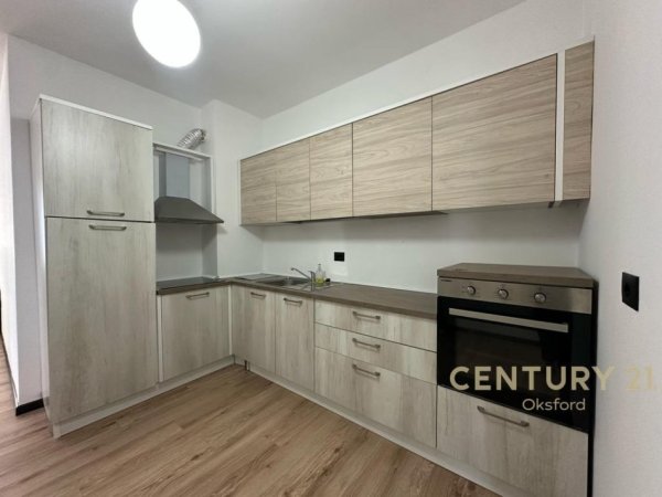 Tirane, jepet me qera apartament 2+1 Kati 7, 111 m² 500 € (Astir)