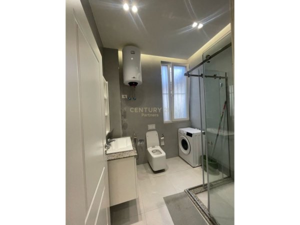 Tirane, jepet me qera apartament 2+1 Kati 1, 80 m² 600 € (don bosko)