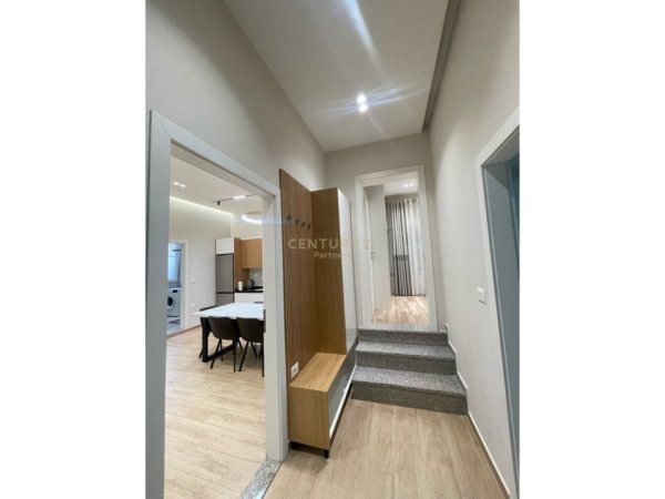 Tirane, jepet me qera apartament 2+1 Kati 1, 80 m² 600 € (don bosko)