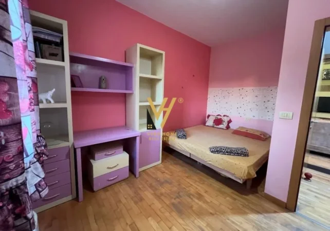 Tirane, jepet me qera Vile 3+1+Ballkon Kati 0, 240 m² 1.350 € (RRUGA JORDAN MISJA)