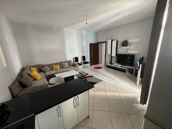 Tirane, jepet me qera apartament 1+1+Ballkon Kati 5, 60 m² 370 € (Rruga Dritan Hoxha)