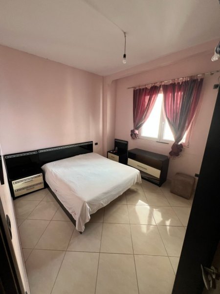Tirane, jepet me qera apartament 1+1+Ballkon Kati 5, 60 m² 370 € (Rruga Dritan Hoxha)