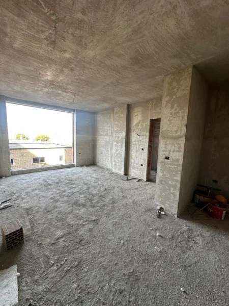 Tirane, shitet apartament 1+1+Ballkon Kati 2, 75 m² 105.000 € (Rruga e Dibres)