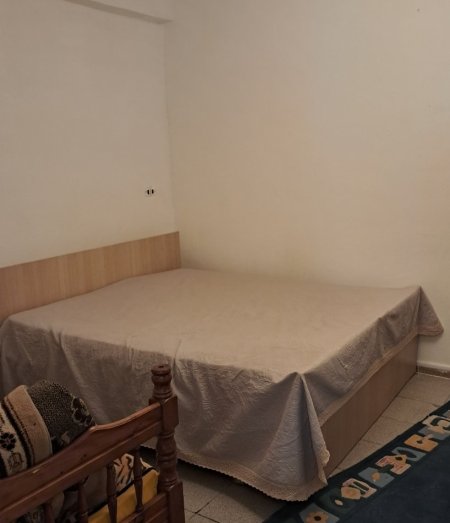 Tirane, jepet me qera apartament 1+1 Kati 1, 50 m² (Perball Pallatit te Sporteve, Zogu Zi)
