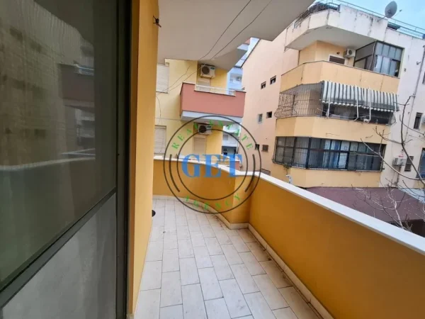 Durres, shitet apartament 1+1 Kati 2, 60 m² 80.000 € (Shkembi Kavajes Durrës)