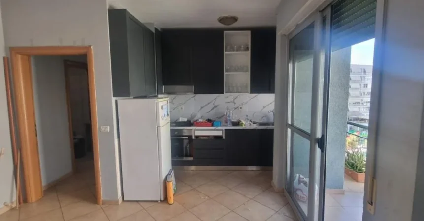 Tirane, shes apartament 2+1+Ballkon Kati 6, 90 m² 208.000 € (RR. Komuna e Parisit)