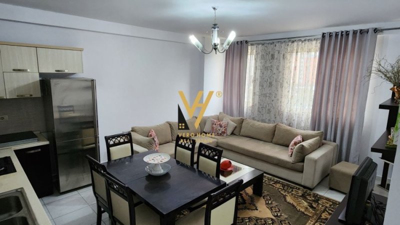 Tirane, jepet me qera apartament 2+1+Ballkon Kati 2, 126 m² 420 € (YZBERISHT)