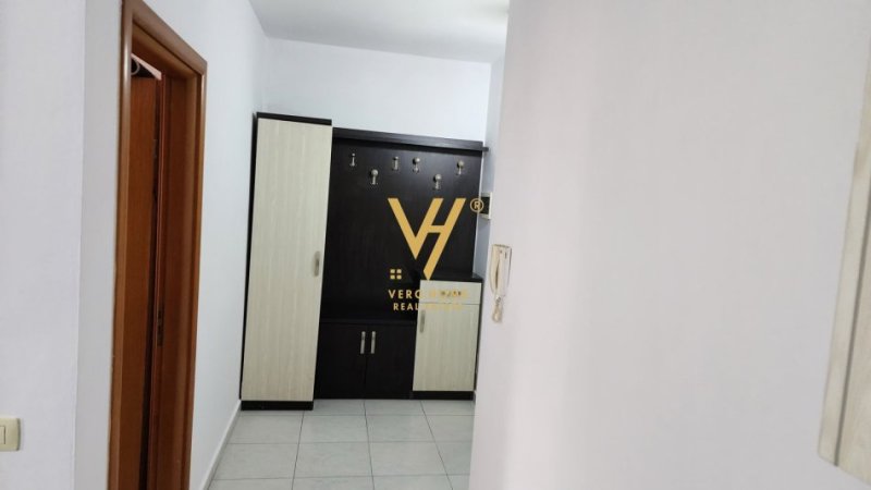 Tirane, jepet me qera apartament 2+1+Ballkon Kati 2, 126 m² 420 € (YZBERISHT)