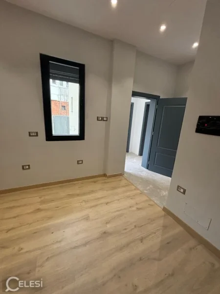 Tirane, jepet me qera Vile 2+1+Ballkon Kati 1, 80 m² 1.100 € (KODRA E DIELLIT)